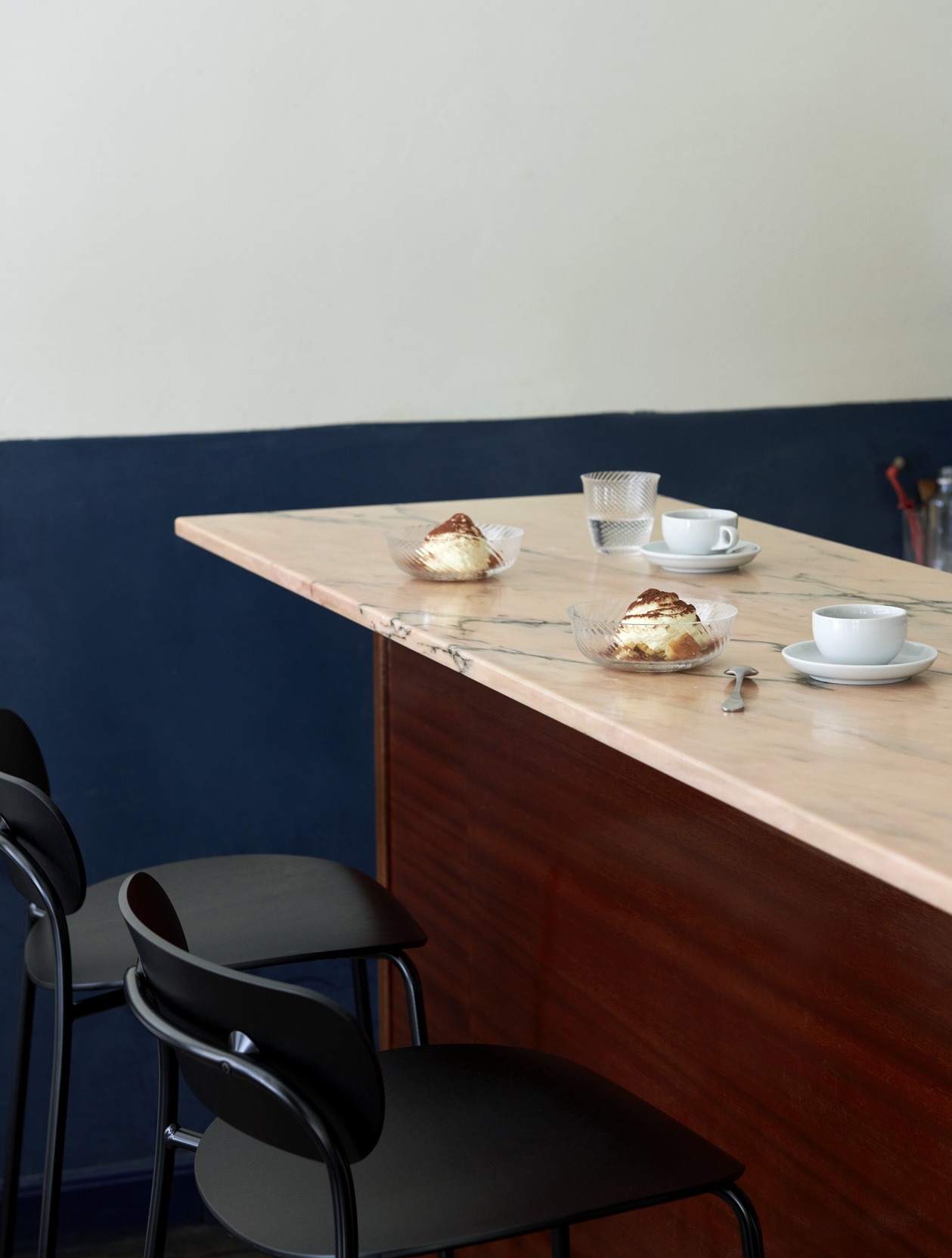 Pavilion Bar Chair AV7/AV9